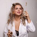 Anna Semenovich Instagram – Новый день , это новое приключение ⭐️
Встречу его на позитиве и вам рекомендую 😜
#аниныистории