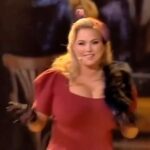 Anna Semenovich Instagram - Кто смотрит-Три аккорда?Мне очень понравилось участвовать в этом проекте , было много волнения , труда , творческих идей и даже слёз 😅 Я попробовала себя в новом стиле и мне очень понравилось такое перевоплощение , как вы думаете подходит мне Шансон?👇🏼#триаккорда #шансон