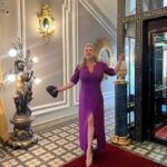 Anna Semenovich Instagram – Обожаю летний Питер, особенно в период белых ночей😍

Всегда останавливаюсь в моем любимом @trezzinipalace_hotel , бутик-отеле Великого Трезини , который являлся одним из главных архитекторов Санкт-Петербурга, раньше, это был его личный дом!! Здесь невероятно красиво, ощущаешь себя царицей в покоях короля! 🤪👑 

Отличный сервис, шикарный вид на Неву, а главное в центре города😋

Приехала в Питер на свадьбу к моей подруге @buslya и представляете, поймала букет невесты, видимо я следующая!!!😂💐 

А кто-то из вас ловил букет,делитесь в комментах? 😜 #аниныистории