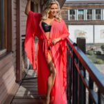 Anna Semenovich Instagram – На носу майские праздники 😋
Кто-то собирается на шашлык, кто-то на море и, конечно, хочется весной приобретать обновки!😄

Особенно красивое женское белье и купальники😉
Я вместе с @df_deafiori создала самую изысканную коллекцию для вас, дорогие женщины! 🥰

Купальники очень красивые, из дорогой ткани, ноские и не выцветают на солнце! Белье выполнено из французского кружева, потрясающей красоты и удобства 😍
Подойдёт для женщин с любыми формами!

Все сделано с любовью и заряжено на удачу 😜

Ищите комплекты с надписью «от Анны Семенович» по ссылке в шапке профиля🫶🏼
#бельеотаннысеменович #аниныистории