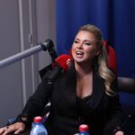Anna Semenovich Instagram - Моё любимое @russkoe_radio С Днем Рождения ❤️ Уже десять лет я работаю ведущей на Русском радио и очень этим горжусь 🙏🏼 Всем моим коллегам счастья , добра и любви 🌺 А любимой радиостанции процветания и море позитива 🌟 #дембельскийальбом