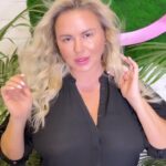 Anna Semenovich Instagram - Делюсь с Вами секретом 🤭 Наращивание - это прекрасный подход, чтобы не портить свои волосы🔥 От всей души хочу поблагодарить любимый салон @dajmur_studio за мои густые, длинные и красивые волосы! ❤️ Девочки работают с клиентами по всему миру 😜🔥 А ещё совсем скоро студия выезжает на очередной выезд в Дубай и привезёт с собой роскошные волосы и топовые техники наращивания! Любимые, кто хочет сменить имидж, все приходите в @dajmur_studio @andrianova_beauty за красивыми волосами 😉 #аниныистории