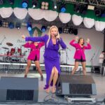 Anna Semenovich Instagram - Вчера был потрясающий день ⭐️ Мы выступали в Малиновке , на Чемпионате России < Лучший Лесоруб 21 века > 🔥 Какая у нас красивая страна и какие душевные люди ❤️ Спасибо вам мои дорогие за теплый прием 🙏🏼 Я счастлива , всем отличного настроения и немного Восточных сказок в ленту 💃🏼 #аниныистории