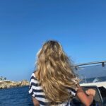 Anna Simon Instagram - Se acabó el verano y ya lo echo de menos. 😫 También te digo que a veces no sé si soy yo o Joey Tempest. It’s de final countdown… tiriri ti tiriri ti ti… 🎶🎶🎶🌊🌊🌊🌊🌊