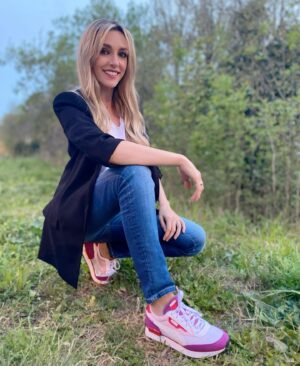 Anna Simon Instagram - 1 o 2?
Si llevo las zapas más chulas se dice y no pasa nada, verdad @cristipedroche ? 😜