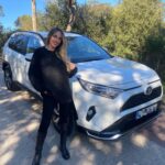 Anna Simon Instagram – Despidiendo noviembre con coche nuevo gracias a #autorenting de @bancosabadell 🚗🚗🚗
Con muchas ganas de DICIEMBRE!!! 🎄🎁🎄🎁🎄🎁🎄🎁🎄🎁🎄🎁🎄