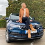 Anna Simon Instagram - Después de casi tres meses utilizando el #autorenting de @bancosabadell , no os imagináis la cantidad de dolores de cabeza que me he ahorrado. Todas las ventajas de estrenar coche nuevo con cero preocupaciones!