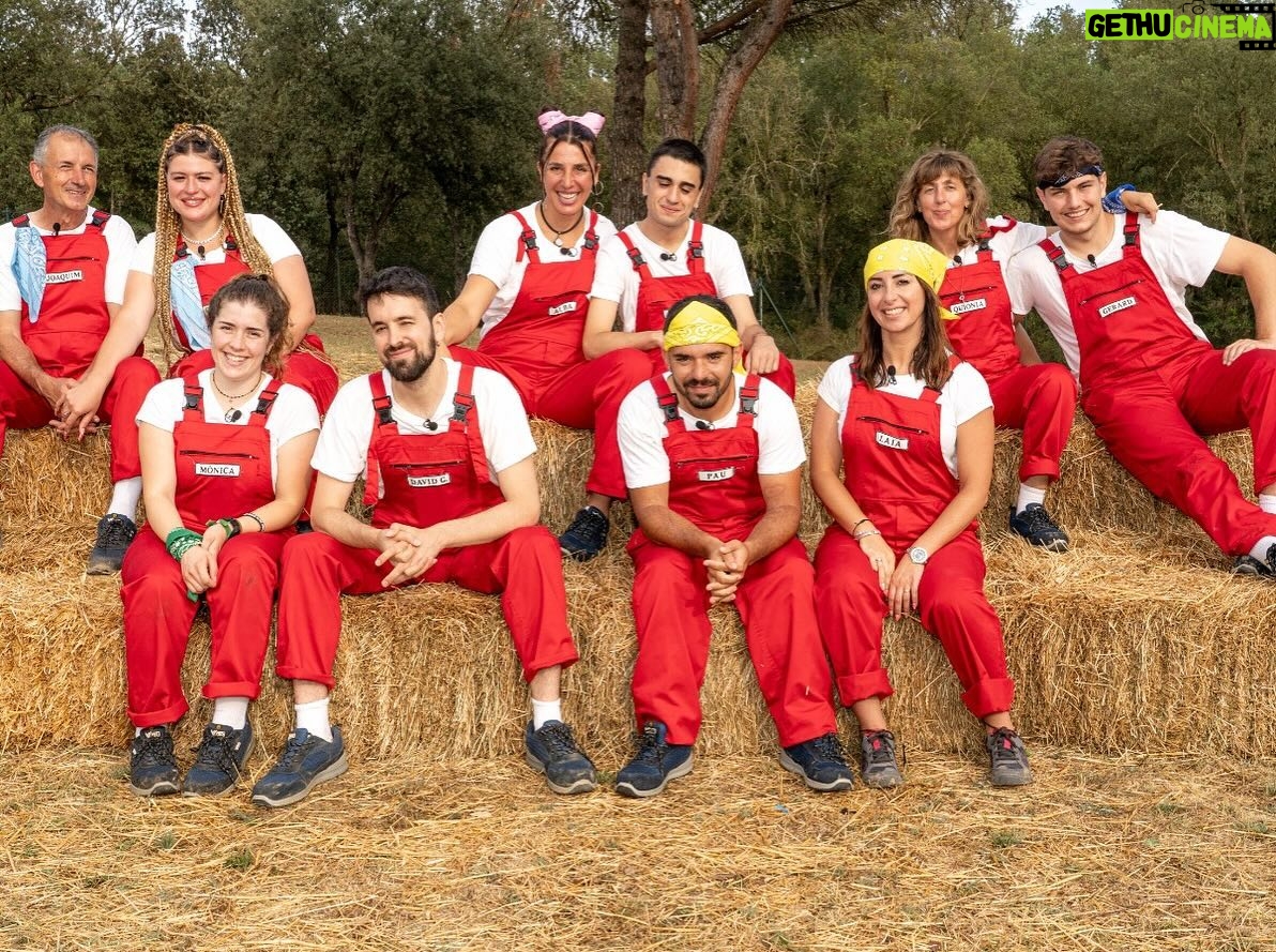 Anna Simon Instagram - Avui a les 22:05, segon capítol d’El Tros a TV3 🚜🥕🐑 Si no podeu esperar, ja teniu tota la temporada disponible a la plataforma 3cat 🧑🌾👩🌾 Què passarà avui??? 🤭 @som3cat #ElTros3Cat Hoy a las 22:05, segundo capítulo de El Tros en TV3 🚜🥕🐑 Si no podéis esperar, ya tenéis toda la temporada disponible en la plataforma 3cat 👩🌾🧑🌾 ¿¿¿Qué pasará hoy??? 🤭