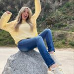 Anna Simon Instagram - Fan de la primavera, de que los días se alarguen, de que empiece el calorcito y de tener más tiempo para salir a pasear con Rym, Roc y la peque. Además, ahora con mis @pikolinos_shoes voy más cómoda que nunca. ¿Las habéis probado? Yo, desde que las tengo, ¡no me las quito! #Pikolinos #GetComfy #Publi