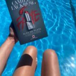 Anna Simon Instagram - Este es mi plan para hoy! ☺️📖☀️ Me encanta Camilla Läckberg, he leído todos sus libros. Si os gusta la novela negra, os encantará esta autora sueca. Acepto recomendaciones!