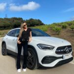 Anna Simon Instagram - Es sábado y no hay confinamiento comarcal... YUJUUUUU!!!! 🎉🎉🎉 Se puede pedir algo más? Sí! Probar coche nuevo gracias a #autorenting de @bancosabadell 😊 Qué planes tenéis para este finde???
