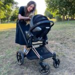 Anna Simon Instagram – ¿Cómo lleváis el verano? Yo alucinando con la maternidad y enamorándome más y más de mi peque cada día que pasa. ♥️
¡Gracias @cybex_global por acompañarnos en esta gran aventura! Ah, y que la silla de coche #CYBEXCloudZiSize se acople en el chasis del cochecito PRIAM es una maravilla. Así, si hay que hacer algún recado rápido no tenemos que llevarnos el capazo. #CYBEXPriam #CYBEX #colaboración