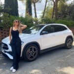 Anna Simon Instagram - Hay algo mejor que un domingo de agosto? ☀️ Lástima que ya se acaba… Tenéis ganas de frío? Yo no! ☺️ #autorenting @bancosabadell