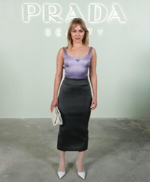 AnnaSophia Robb Instagram - Dressing up with @pradabeauty #pradabeauty