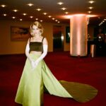 AnnaSophia Robb Instagram - @glamourmag you bring out the best in us! What a night celebrating truly inspirational women. Yes- I laughed, I cried, I struggled to pee in this very large gown, I drank wine with @therhony 🫡 and I left feeling inspired & encouraged by the tenacity, grace, kindness, joy, and legacy of truly magnificent women. 🙏