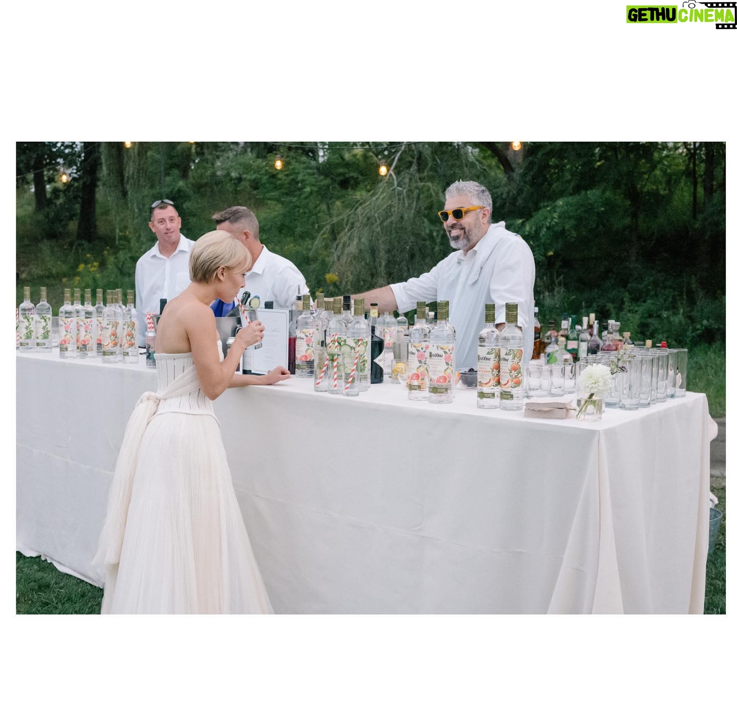 AnnaSophia Robb Instagram - #ad Joy provided by friends & family, additional merriment by the gorgeous @ketelonebotanical