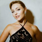 AnnaSophia Robb Instagram - Last night’s #AlbieAwards were unforgettable. Thank you to the @clooneyfoundationforjustice and @charlottetilbury for having me. The night celebrated heroes @truth_hounds @tlhr.ig @scmsyriancenter and @panzifoundation in their fight for justice. It’s harrowing learning about the atrocities they face, but I am beyond inspired by their relentless and hopeful spirits. There is so much tragedy in our world but, in the words of Ms Angela Davis “It is in collectivities that we find reservoirs of hope and optimism”. Please follow these organizations and support their justice work.