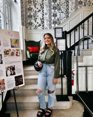 Anna Todd Instagram - 🎞️ eg. 10 out of 56984 pics 🎞️

im finally down to 56k ish in my album but i can’t go through them without getting emo at ash growing up through pictures, book signings around the world, the hugs with yall, the fan art, memories with friends and family 🥹 all of the above stays obv but it’s been fun and a journey to go through them. i highly recommend this 🤍 

did you guys watch Maxton Hall? im sooo excited for a season two!! i haven’t been able to watch bridgerton S3 yet but am dying at the clips i have seen so far 🥹 

also @fpxwpbooks released @piamia debut novel (i’m going to post pics from it tonight or tomorrow) but watching this imprint grow is so joyous and exciting. 

is anyone coming to book bonanza? i can’t believe it’s less than a month away! also can’t believe it’s the last one 🤧 

what are you reading? what are you watching? how are you feeling? how’s your health, mental and physical? have you had your coffee yet? tell me all the things 💗🎞️