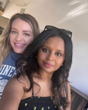 Anna Todd Instagram - had a busy week, stayed up past my bedtime a few times and saw some great friends, some that we forgot to take pics because we were talking and laughing too much 🤍 

how was your week? Mother’s Day was great, i didn’t really do anything except eat and nap so it was heavenly 

what are your plans for the week? are you feeling okay? tell me all the things 🤍