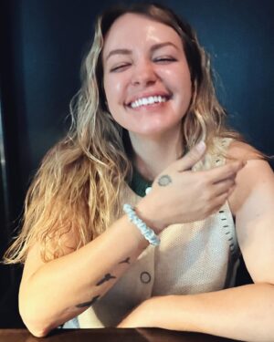 Anna Todd Instagram - Long story short, she’s happy 
🪞💌🦢🫧☀️

a couple of things that made me happy today: 

hearing Asher identify a verb 
a delicious coffee 
6am pilates 
a fun podcast / chat with the @fpxwpbooks girlies 
gimbap for lunch 
realizing that big and carrie are so f’ing toxic after years and years of shipping them 

tell me something that made you happy today, tell me all the things ☀️🫧