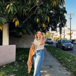 Anna Todd Instagram - Long story short, she’s happy 🪞💌🦢🫧☀️ a couple of things that made me happy today: hearing Asher identify a verb a delicious coffee 6am pilates a fun podcast / chat with the @fpxwpbooks girlies gimbap for lunch realizing that big and carrie are so f’ing toxic after years and years of shipping them tell me something that made you happy today, tell me all the things ☀️🫧