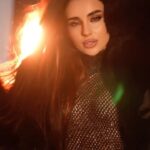 Anna Trincher Instagram - Video by @melikov.video & @adelinaananievaa Не дивлячись на те, що цього року я зустріла найрозбитішу версію себе цей рік я закінчую найсильнішою своєю версією! ніхто не в силах вас з цілити, піднести і полюбити крім самих себе тому нехай цей цикл завершує пісня «боляче», написана з проєктом @multitrack.project Дуже вдячна за свого наставника @volodymyrdantes який є співавтором треку, за підтримку, за те, що ці стресові 8 годин зйомок пройшли максимально кайфово і з легкістю! @igor64kbps @sheloves.navsegda @triplov за вас талановитих і за створення цієї пісні! @positiff @da_kubik ви були гідними конкурентами 🤝, але і я не вмію програвати) До речі, проєкт був створений для того, щоб якомога більше українського матеріалу потрапляла в чарти і витісняло 💩 з українського чарту! Переможець отримає право перечислити 50 000 грн на ЗСУ на фонд, який обере він)) Карочє, максимально кайфовий і потрібний проєкт, ідіть дивіться!