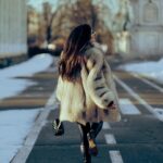 Anna Trincher Instagram - Якщо будете гнатись за метеликами- вони полетять Але, якщо ви витратите час на створення гарного саду, метелики повернуться до вас. Коли ви зосереджуєтесь на удосконаленні- все що ви хочете прийде до вас ❤️ Не переслідуйте- притягуйте) Моя чарівно- талановита команда: дівчулі привіііт)) зараз всю команду сюди прикреплю Фото @malkina.art Відео @anna_iashchuk Стиліст @robeen.stylist Мейк @annet.k_makeup Волосся @hair_kass