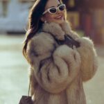 Anna Trincher Instagram - Якщо будете гнатись за метеликами- вони полетять Але, якщо ви витратите час на створення гарного саду, метелики повернуться до вас. Коли ви зосереджуєтесь на удосконаленні- все що ви хочете прийде до вас ❤️ Не переслідуйте- притягуйте) Моя чарівно- талановита команда: дівчулі привіііт)) зараз всю команду сюди прикреплю Фото @malkina.art Відео @anna_iashchuk Стиліст @robeen.stylist Мейк @annet.k_makeup Волосся @hair_kass