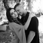 Anna Trincher Instagram – «Голівудська пара», як нас називала мама Саші

Я дуже вдячна кожному за підтримку, сьогодні я наче вдруге народилась і одночасно ненавиджу цей день, бо доводиться ще раз, ще раз і ще раз проживати ці емоціі🫀

Мені, справді, не так боляче, як я очікувала… я переживала всі ці емоціі ще задовго до того, як було прийнято це рішення. 

Але це був абсолютно безцінний досвід, і він не може бути не поганим не хорошим. Я стала нарешті на свій шлях, я це відчуваю. Всі півроку я була наче в депресії, і хоч клінічно вона не була поставлена, але всередині відчувалось саме так💔 той оптимістичний погляд на життя, чуттєвість, любов безмежна до людей — здавались мені вироком і я кожен день ненавиділа це в собі. 
Я була розгублена, розчавлена.. моя сім‘я, яку ми так клопітко будували цеглинка, за цеглинкою, розмова за розмовою, через біль, через складнощі і радість — руйнувалась просто у мене на очах. Це мій чоловік, за якого я вийшла заміж і хотіла прожити все життя. 

Кількість сесій у різних психологів перевищували цифру 3 на тиждень, я не здавалась… «добрий день, я Аня, мені 22, я не знаю що мені робити..» і так по колу, по колу чайні церемонії, спроби йти в медитації і духовний розвиток, по колу розмови з моїми близькими людьми, які нічого не радили, були поруч і проживали це все зі мною. ВСЕ ПО КОЛУ… не виходило, після чергової сессії з черговим психологом я плакала, легше не ставало… кожного вечора я сідала на терасу, підпалювала цигарку і думала про те, що я в біса не знаю вже що робити. Ось так я переживала це, хтось скаже «недоречно», а я скажу «це моє життя, моя сентиментальність, мій шлях, мій біль, все моє»