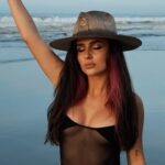 Anna Trincher Instagram - для того, щоб не виглядати, як голожопий філософ- цитати тут не буде) взагалі не впевнена, що хто це може читати