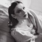 Anna Tsukanova-Kott Instagram - Какое фото вы бы поставили первым? PH @makovka.photo MUA @mas_dar STYLE @pollywhatsup #аннацукановакотт #актриса #чб #чернобелое #кукла #фотосессия #арт #модель #фотовстудии #фотосъемка