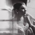 Anna Tsukanova-Kott Instagram - Какое фото вы бы поставили первым? PH @makovka.photo MUA @mas_dar STYLE @pollywhatsup #аннацукановакотт #актриса #чб #чернобелое #кукла #фотосессия #арт #модель #фотовстудии #фотосъемка