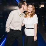 Anna Tsukanova-Kott Instagram - 100 лет тому вперёд 💙 В воскресенье состоялась долгожданная премьера фильма-ремейка #столеттомувперед в кинотеатре «Октябрь». Я с мамой, сыном и Гошей посетила это грандиозное мероприятие! Грандиозное потому, что такого качества кино в России еще не было! Графика, сценарий, игра артистов на высочайшем уровне! Во всех кинотеатрах с 18 апреля! Обязательно всем смотреть! #премьера #чтосмотретьвкино #фильмдлявсеисемьи #аннацукановакотт #отличноекино #кино #фильм