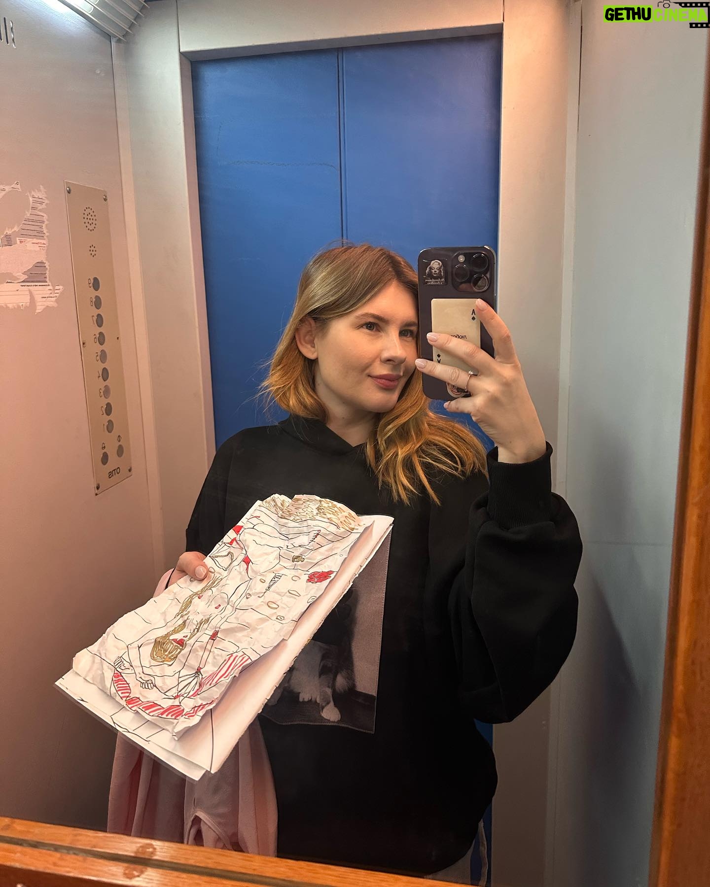 Anna Tsukanova-Kott Instagram - Random April