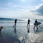 Annabelle Wallis Instagram - Happy Sunday 🏄🏻‍♂️🧊🌊🌎💙