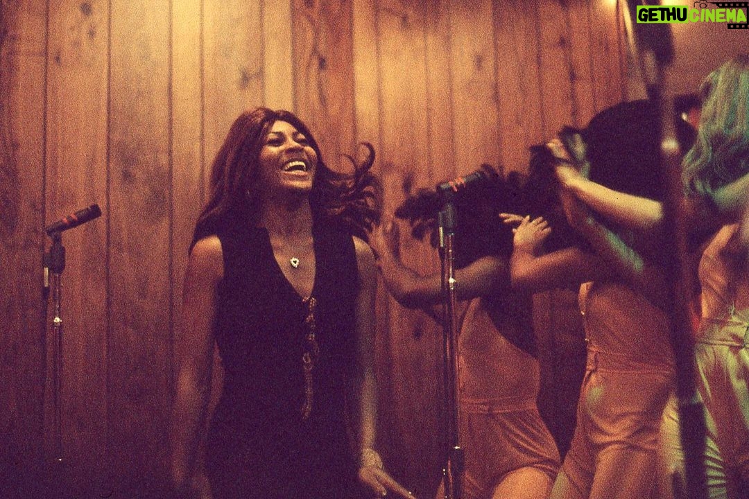 Annabelle Wallis Instagram - TINA the documentary is so good. A truly powerful piece. Watch it if you can. @tinaturner @hbomax @skytv directed by Daniel Lindsay and T.J. Martin