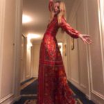 Annabelle Wallis Instagram - Thank you @toryburch this 70’s inspired silk dress is stunning. Thank you too for all your incredible charitable work through @toryburchfoundation helping to empower women and women entrepreneurs 🙏