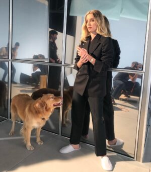 Annabelle Wallis Instagram - An afternoon with Zeus and @cartier 
in my slippers 💥