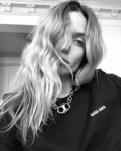 Annabelle Wallis Instagram - I love it and I love the new collection. @gaiagaia_official congratulations on the new venture @zoekarssen 😎