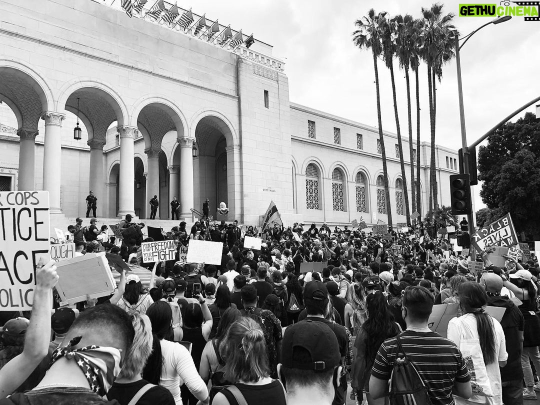 Annabelle Wallis Instagram - A deeply moving day outside City Hall in Los Angeles. It was a privilege to stand alongside the many lovely people who are driving the change. May we all do our bit to listen, learn and act on behalf of equality. #BLM #timeforchange