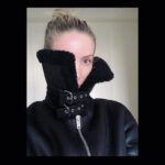 Annabelle Wallis Instagram - My kind of collar @theory__ 🐺🐺🐺🐺🐺🐺🐺🐺🐺🐺🐺🐺🐺