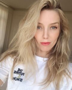 Annabelle Wallis Instagram - The wonderful people at @savethechildren have teamed up with great @poppydelevingne and @alexachungstagram . Together they have designed this T-shirt that you can buy ( LINK IN BIO) to support the campaign!! #thefutureisnow .Children our our future. We have all watched with great pride as they march in the streets for change. Let’s empower them, and those less fortunate to create a better future. Let’s do our bit to give them a chance, an opportunity to speak up, to direct change and lead them to greatness. #StopTheWarOnChildren @savechildrenuk Every child, no matter where they’re from in the world, deserves to be protected.