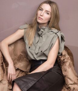 Annabelle Wallis Instagram - Thank you @wmag for having me. I loved our interview! even if I look a little stern in this photo. @sholtdseries @sholtdseries The Loudest Voice is out now in the U.S...soon here in the U.K. Thank you to the team Photo: @jackie_nickerson Styling: @elinsvahn_ Hair: @akkishirakawa Make up: @diane.kendal ❤️❤️❤️❤️