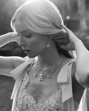 Annabelle Wallis Instagram - Thank you for an incredible time @cartier 

#cartierhighjewelry #cartierbeautedumonde

Photo by the amazing  @gregwilliamsphotography 

Styled by my favorite:
@samanthamcmillen_stylist 
Dress: @moniquelhuillier 
Glam: @rrnegro