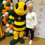 Anne Burrell Instagram - A SUUUUUUUUPER fantastic day at my alma mater @theculinaryinstituteofamerica !!! I LOVE going up there to demo and help welcome new students!!! The place where it all started. Thank you to everyone and welcome welcome new students…you are going to love it!!! #luckygirl #ilovewhatido