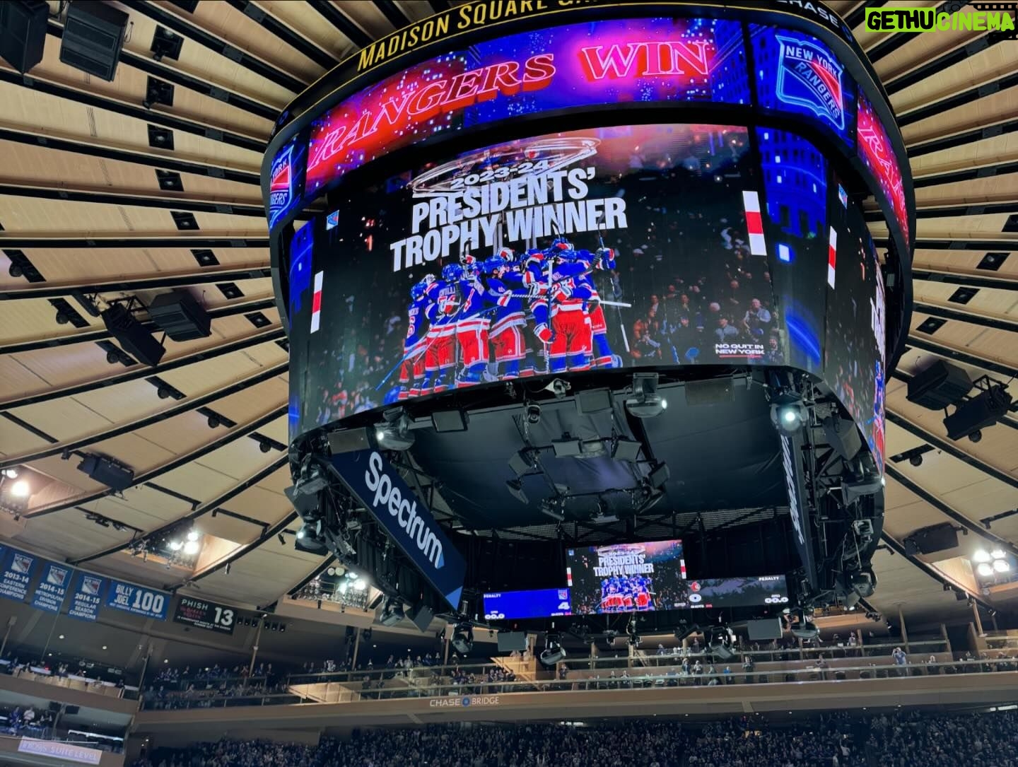 Anne Burrell Instagram - What a regular season finish!!!!!!! On to the playoffs!!! Let’s GOOOOOOOOOOOOOOO MY @nyrangers !!!! @thegarden @wtfeldman #ilovewhatido #luckygirl
