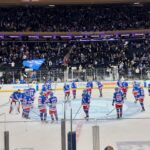 Anne Burrell Instagram - ALWAYS a fantastic time cheering on MY @nyrangers !!! #theclaxtons #ilovewhatido #luckygirl