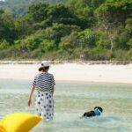 Anne Thongprasom Instagram - ทะเลพัทยาน้ำสวยมาก🌊 มาเที่ยวกันนะคะ😊 UNIQLO x Marimekko Summer 2024 วางจำหน่าย 10 พ.ค. 2567 นะคะ #UniqloxMarimekko #uniqlothailand