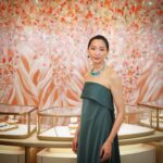 Anne Watanabe Instagram - Ce fut une très belle journée. Félicitations et merci!! #CartierAzabudai #CartierHighJewelry #Cartier @Cartier