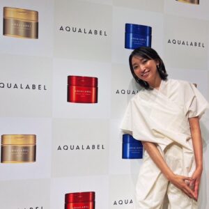 Anne Watanabe Instagram - 資生堂のイベントで、清野菜名ちゃんと一緒でした！

実は今日…初めて会いました😳✨
これからよろしくね☺️

We met for the first time today!

@aqualabelofficial 
@seinonana